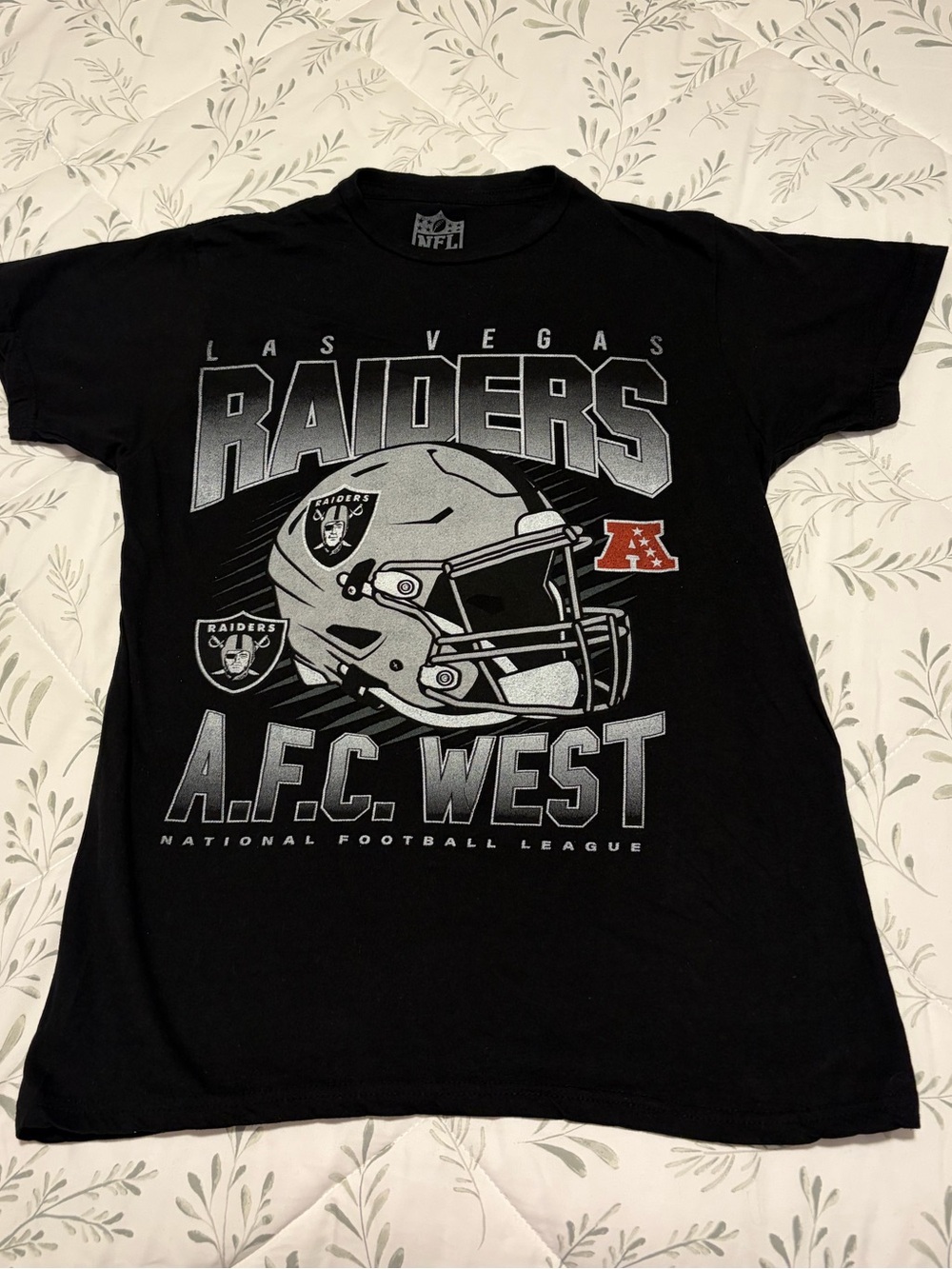 Las Vegas Raiders NFL Tee T-Shirt Graphic Print Small Cotton Black Grey Sports